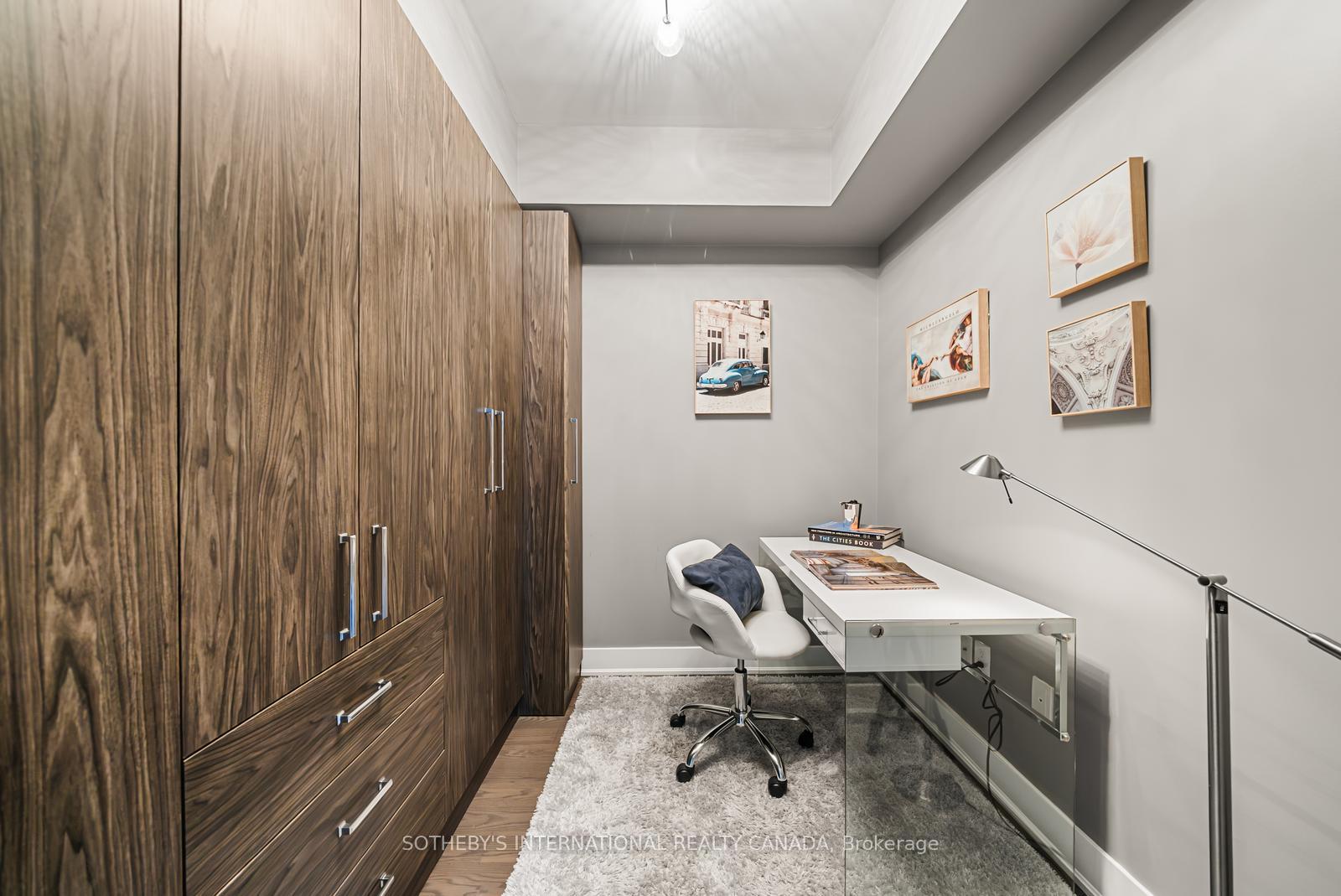 955 Bay Street 3807, Toronto Unit: 3807