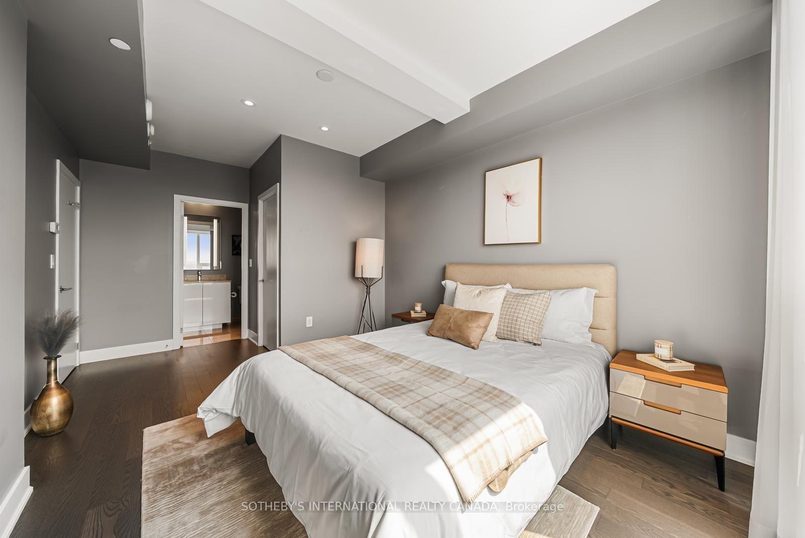 955 Bay Street 3807, Toronto Unit: 3807