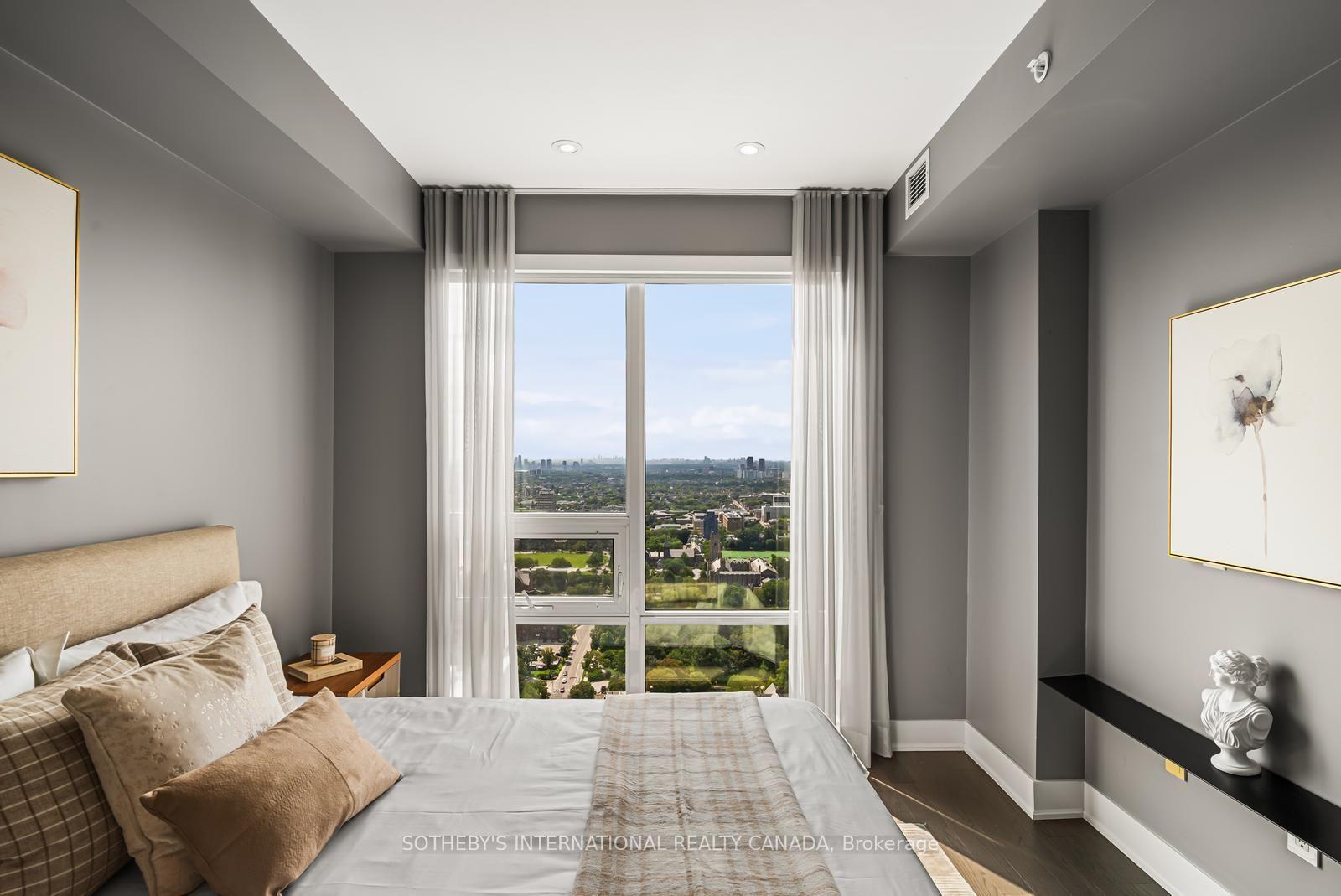 955 Bay Street 3807, Toronto Unit: 3807
