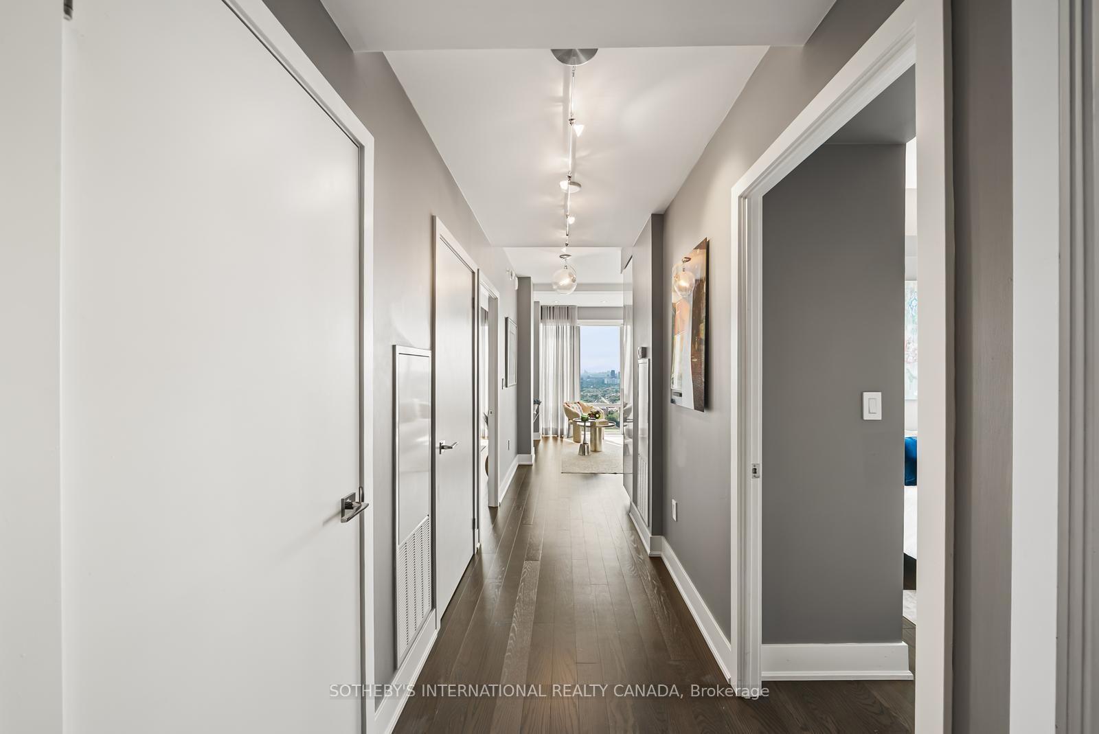 955 Bay Street 3807, Toronto Unit: 3807