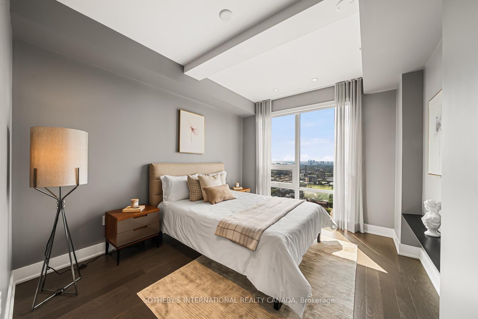 955 Bay Street 3807, Toronto Unit: 3807