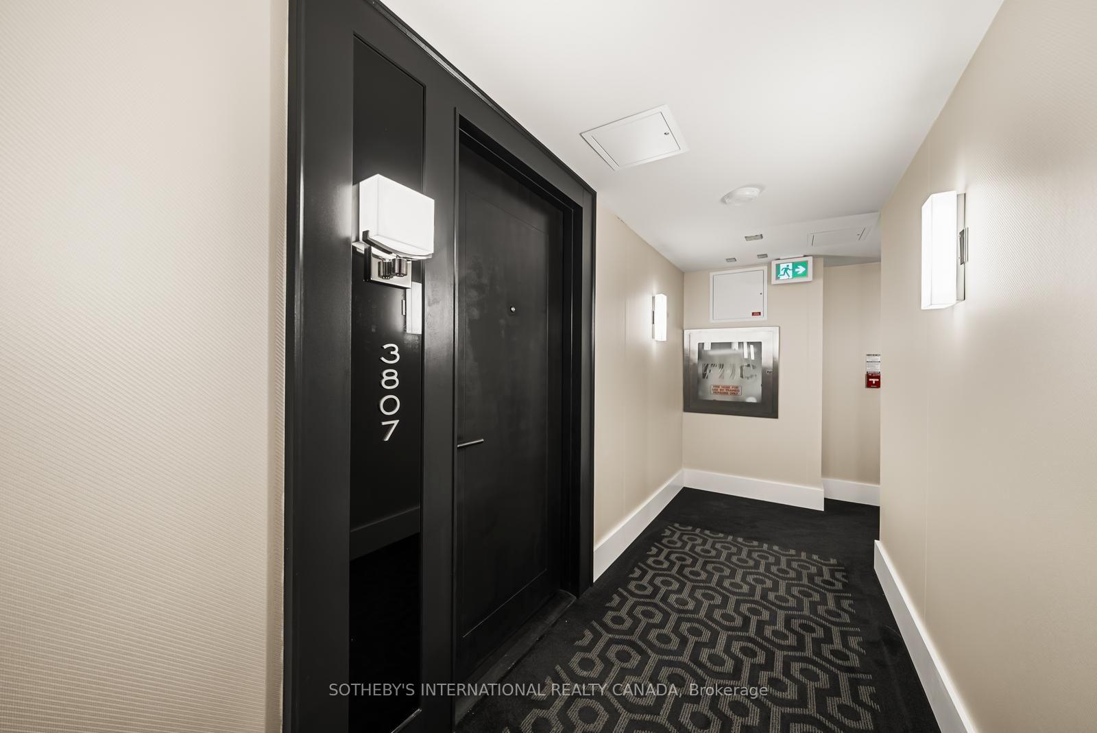 955 Bay Street 3807, Toronto Unit: 3807