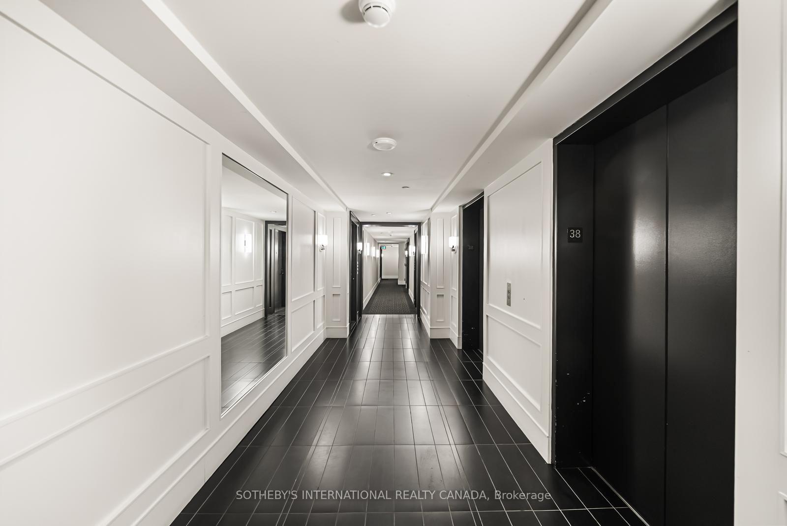 955 Bay Street 3807, Toronto Unit: 3807
