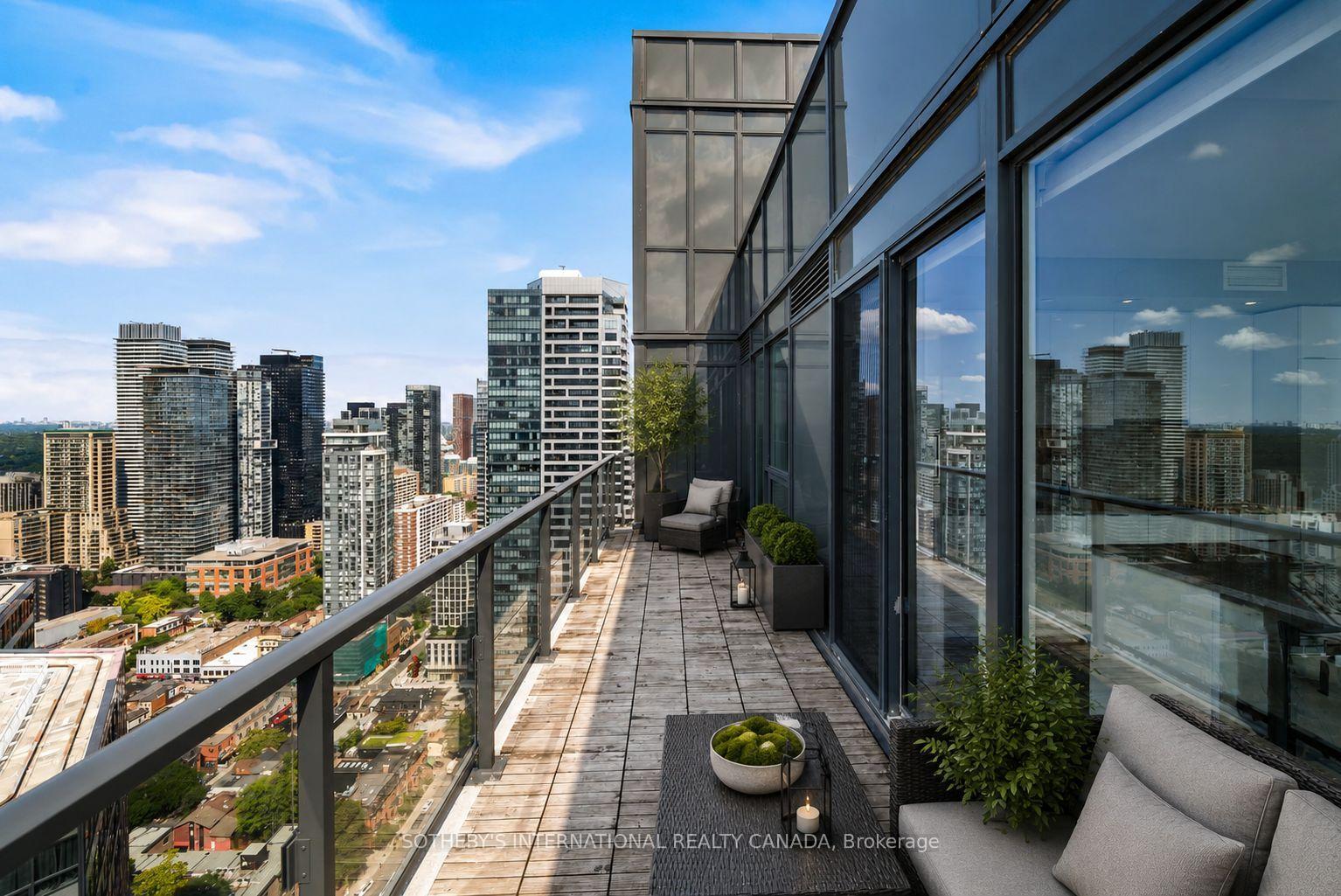 955 Bay Street 3807, Toronto Unit: 3807