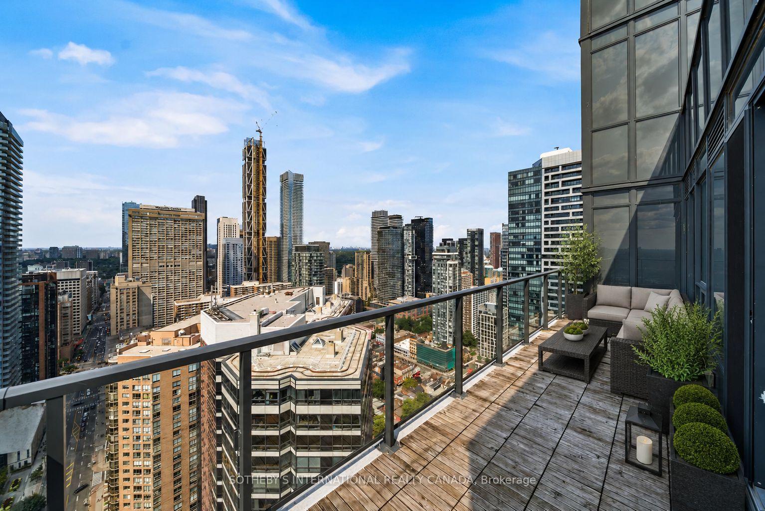 955 Bay Street 3807, Toronto Unit: 3807