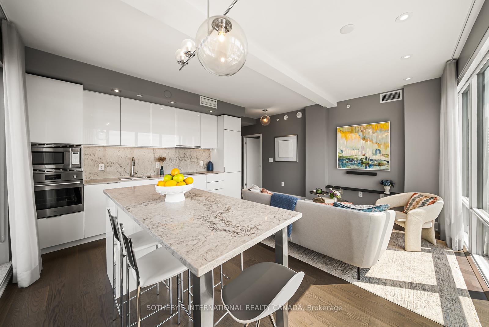 955 Bay Street 3807, Toronto Unit: 3807
