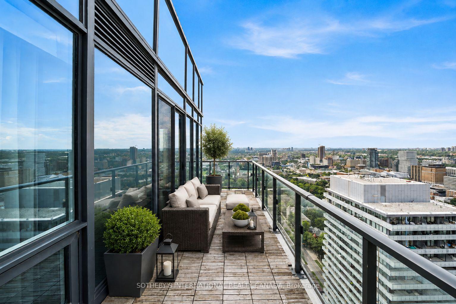 955 Bay Street 3807, Toronto Unit: 3807