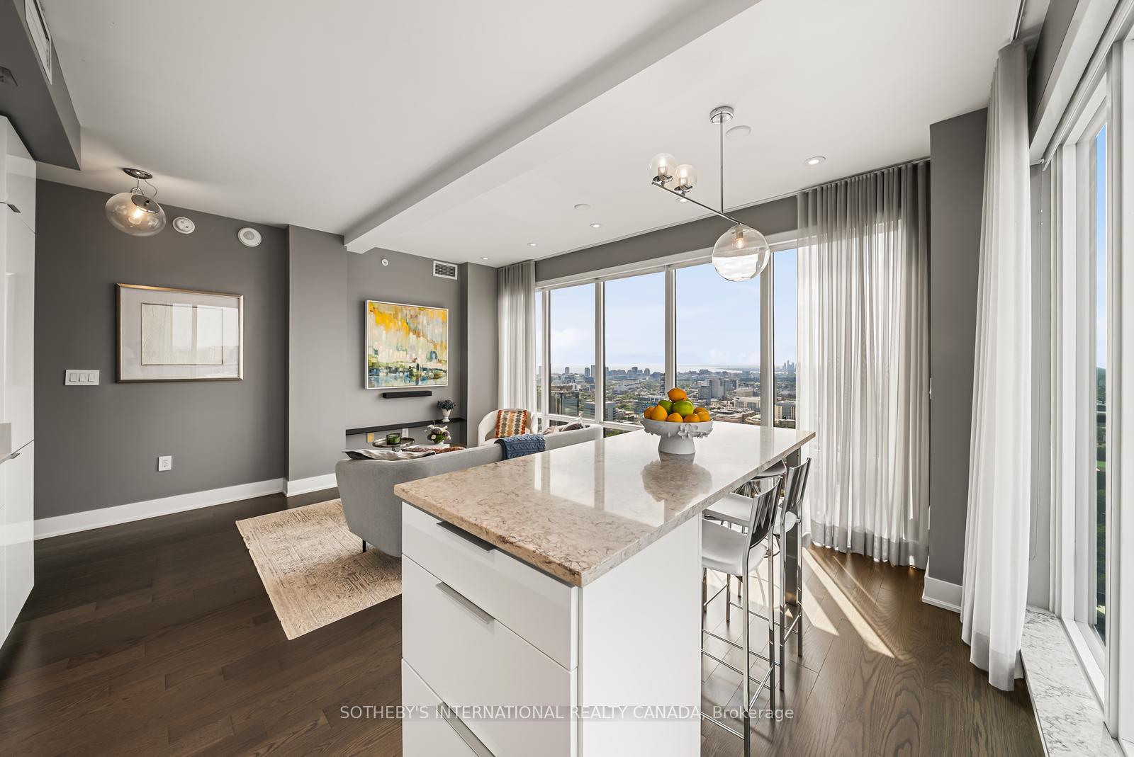 955 Bay Street 3807, Toronto Unit: 3807