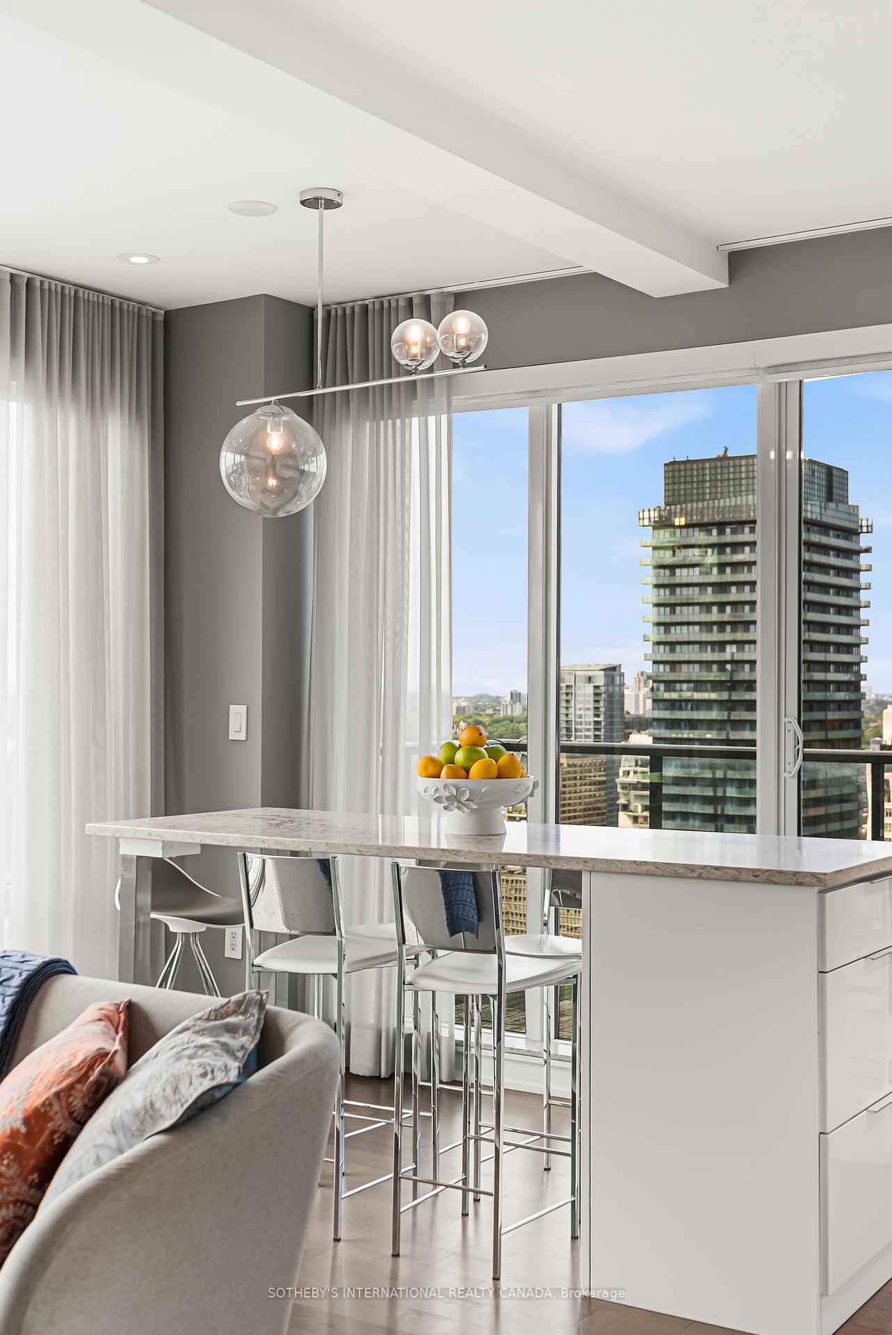 955 Bay Street 3807, Toronto Unit: 3807
