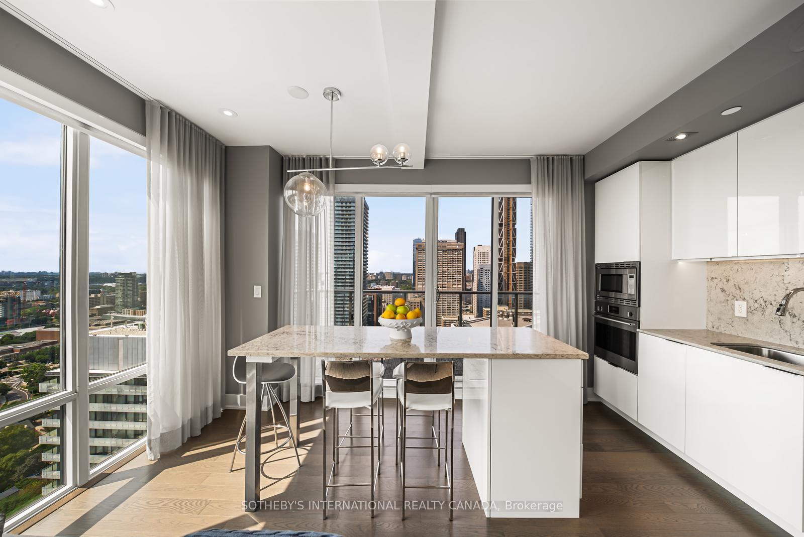 955 Bay Street 3807, Toronto Unit: 3807