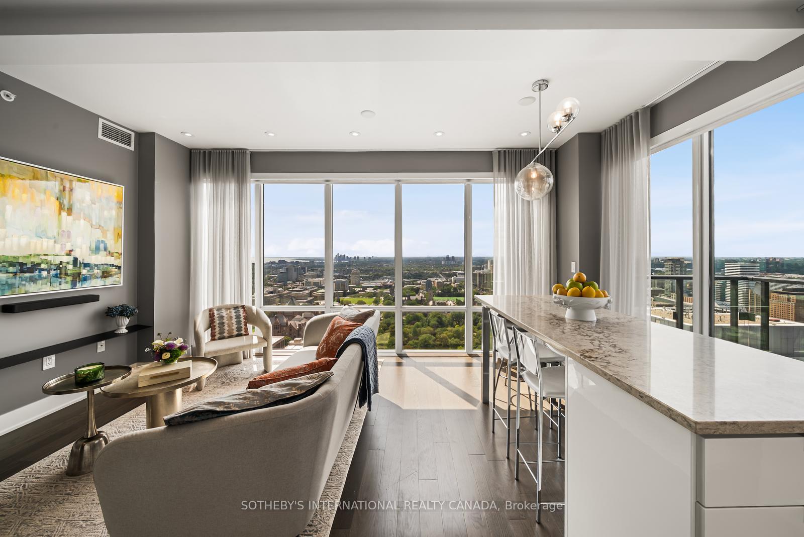 955 Bay Street 3807, Toronto Unit: 3807