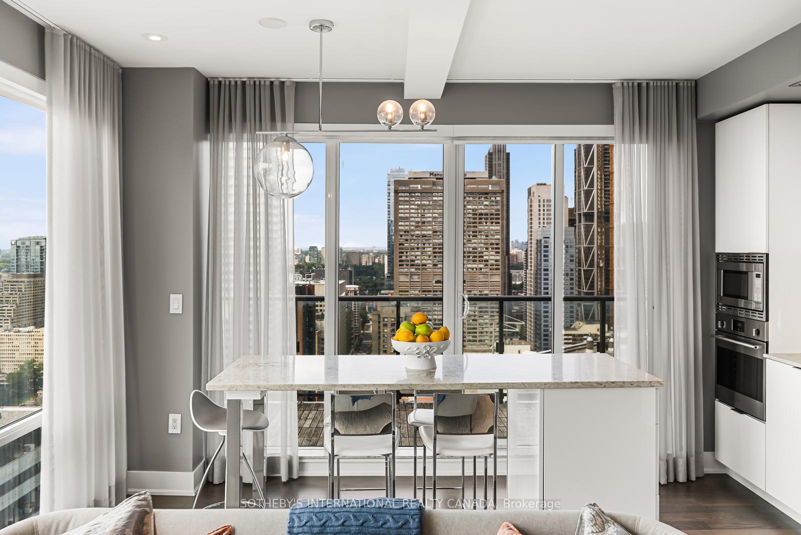 955 Bay Street 3807, Toronto Unit: 3807