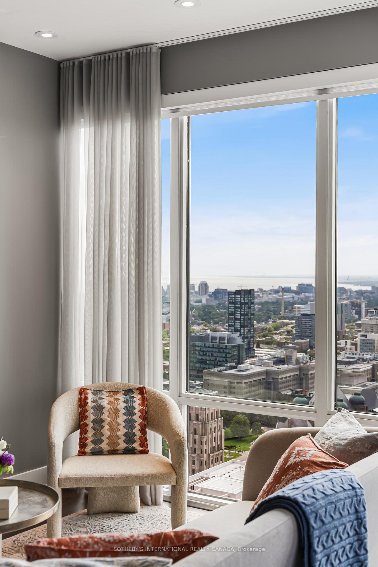 955 Bay Street 3807, Toronto Unit: 3807