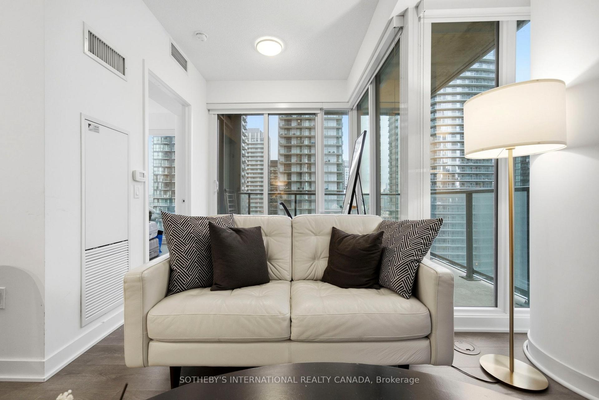 125 Blue Jays Way 3208, Toronto Unit: 3208