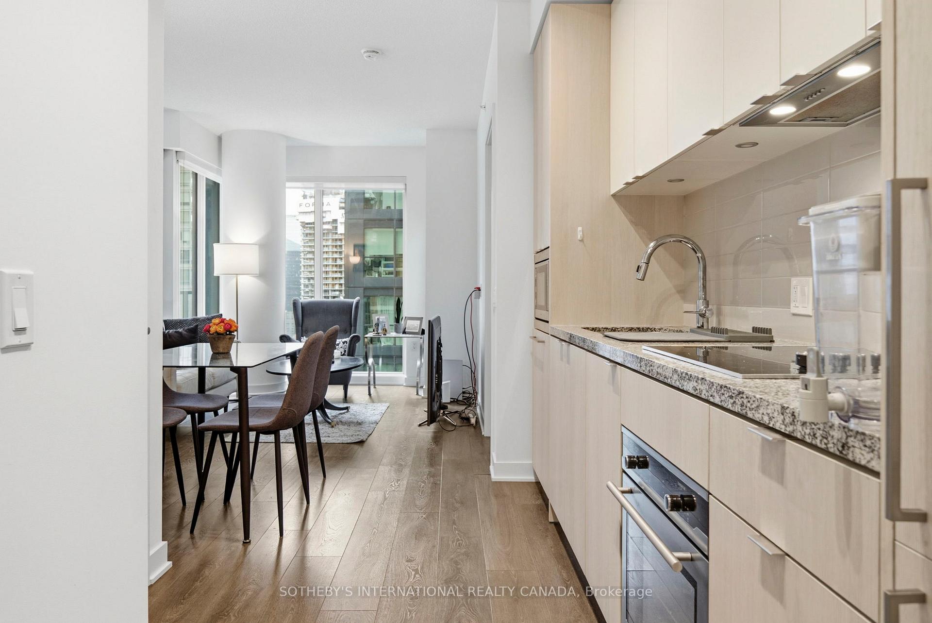 125 Blue Jays Way 3208, Toronto Unit: 3208