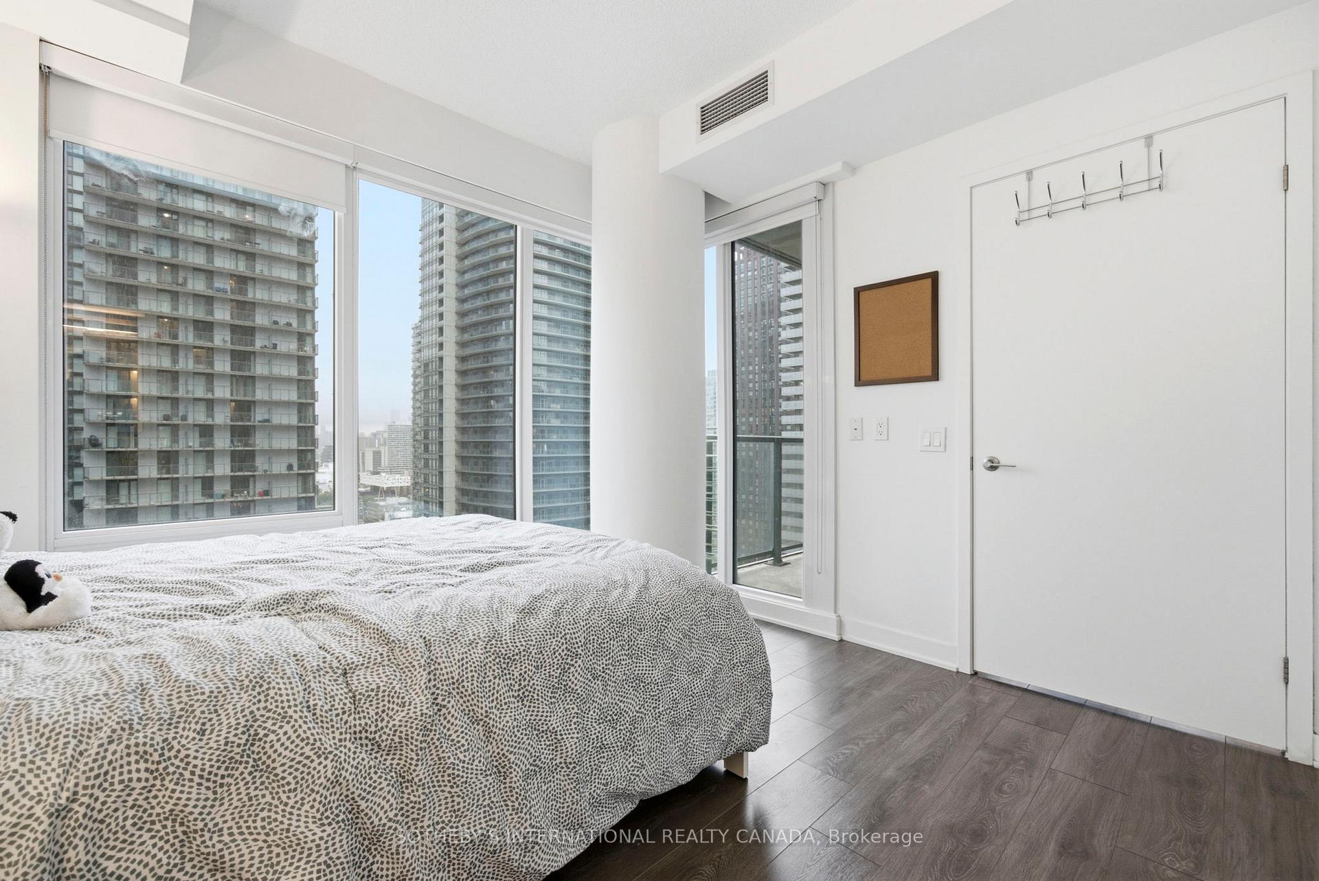 125 Blue Jays Way 3208, Toronto Unit: 3208