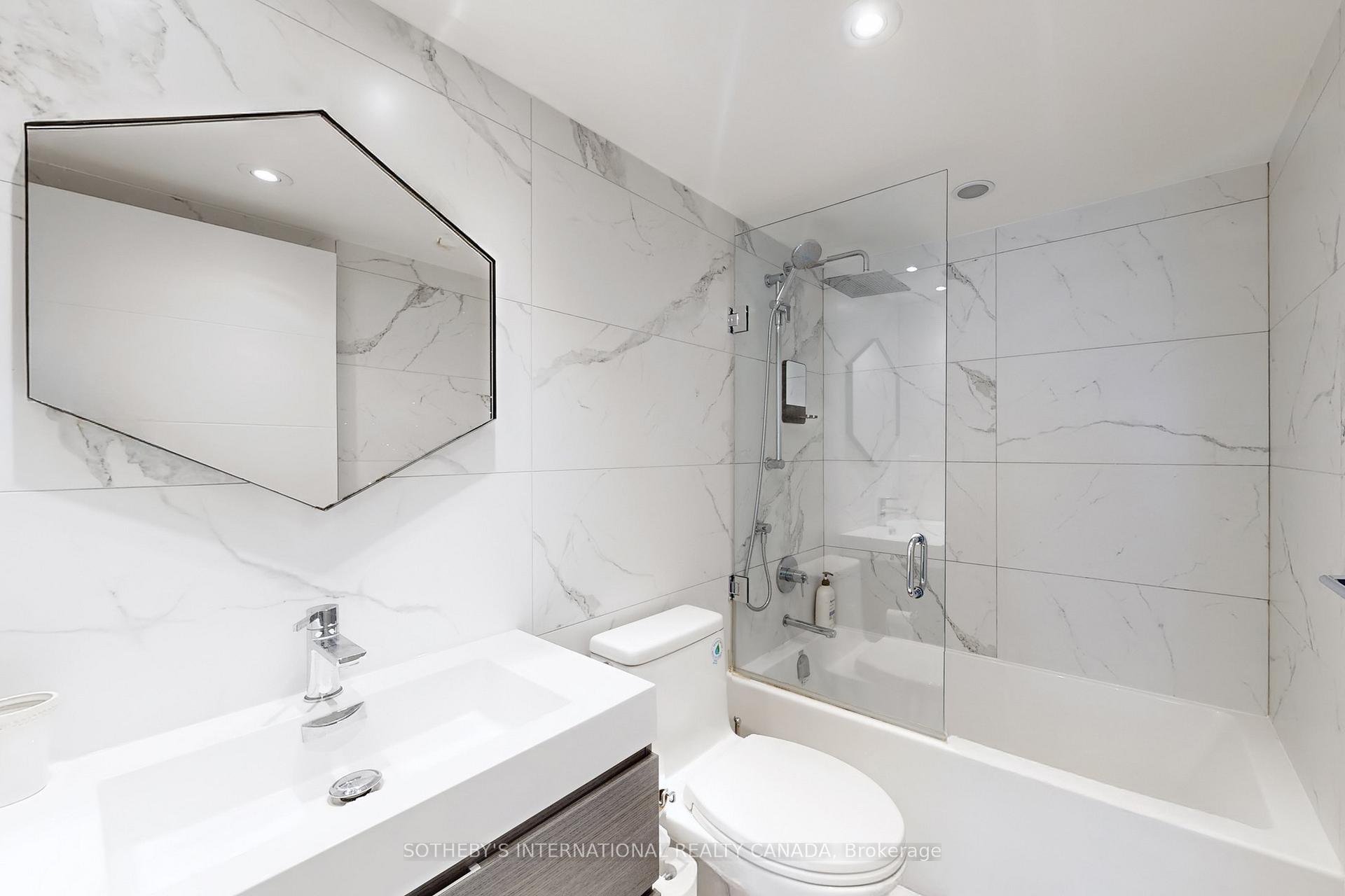 109 Front Street E 501, Toronto Unit: 501