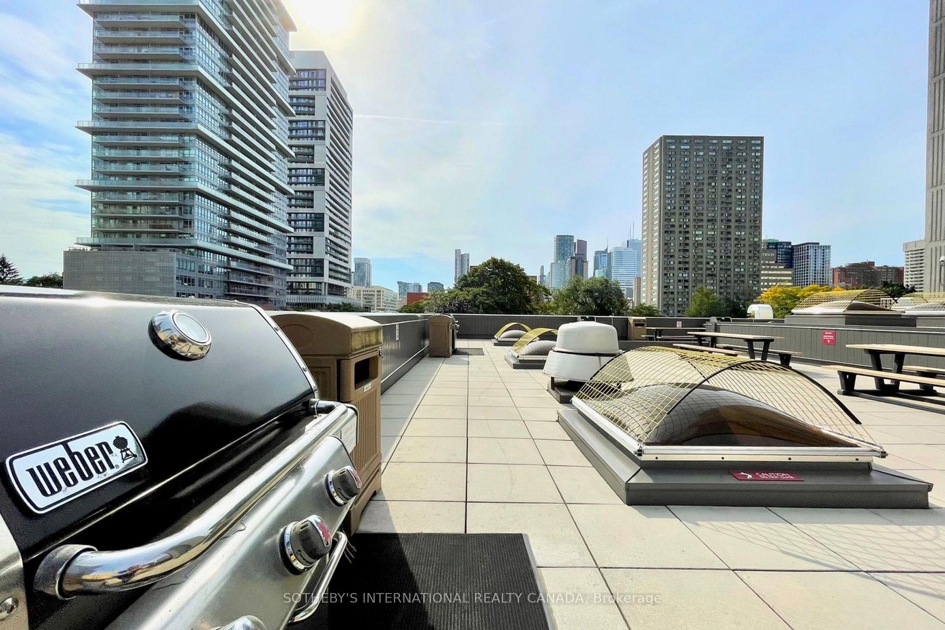 45 Carlton Street 1707, Toronto Unit: 1707