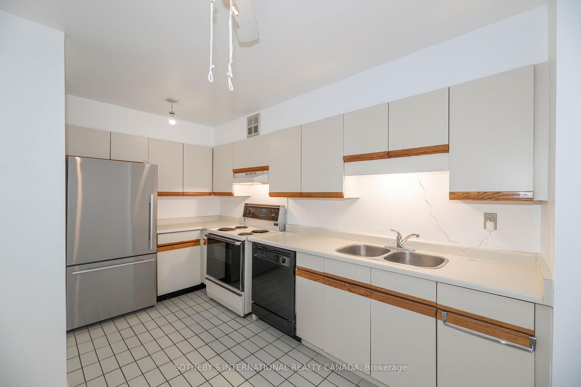 45 Carlton Street 1707, Toronto Unit: 1707