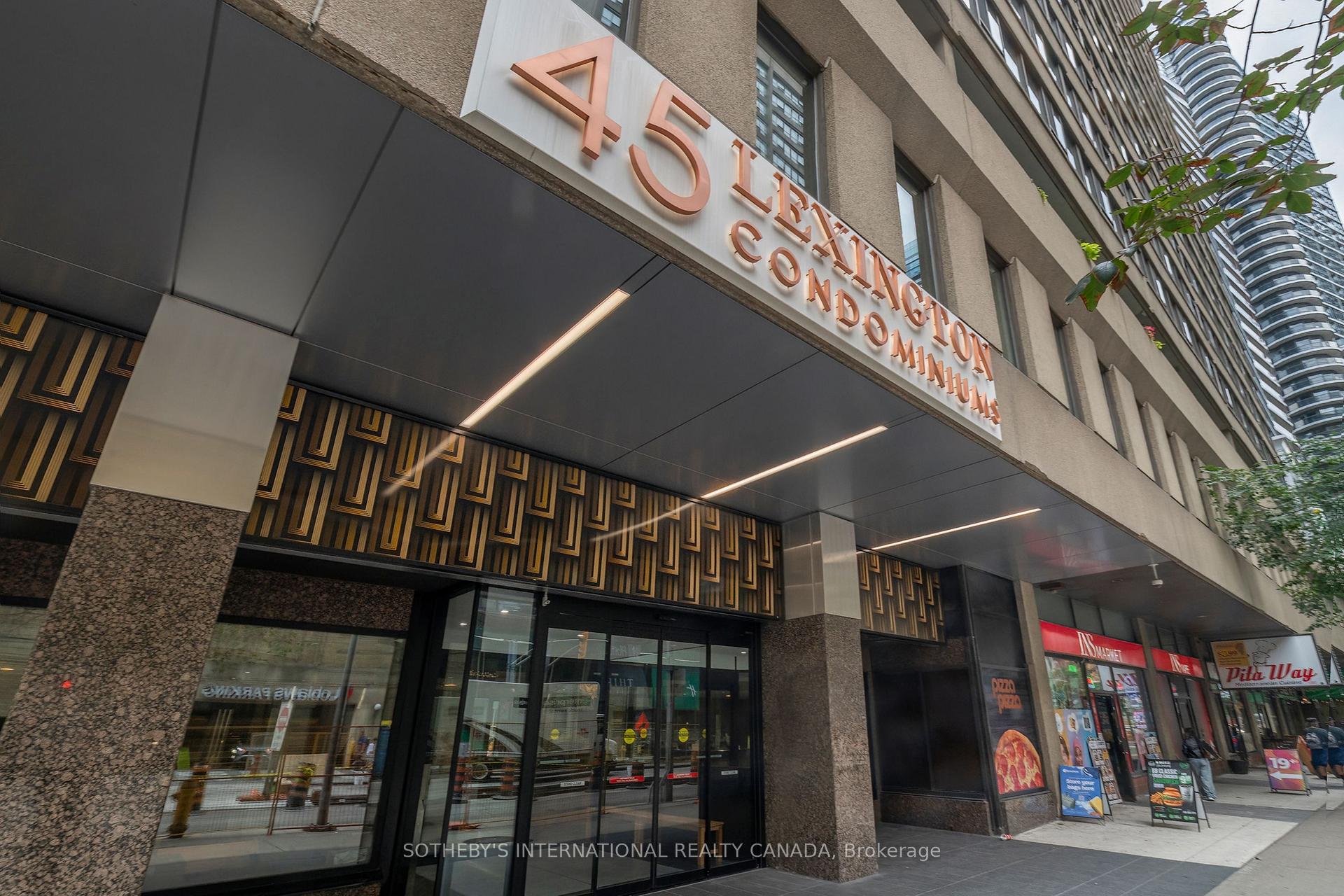 45 Carlton Street 1707, Toronto Unit: 1707