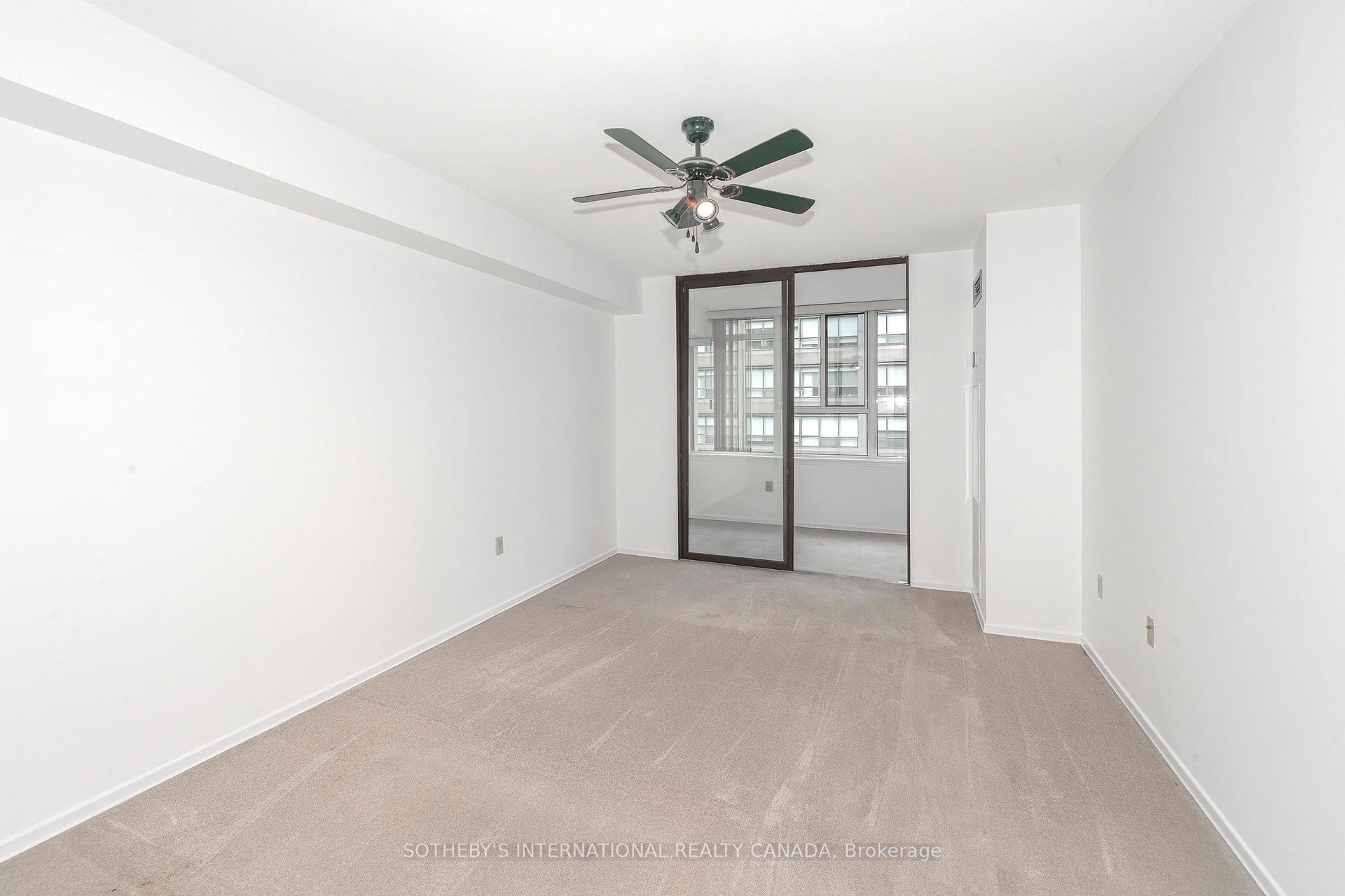 45 Carlton Street 1707, Toronto Unit: 1707