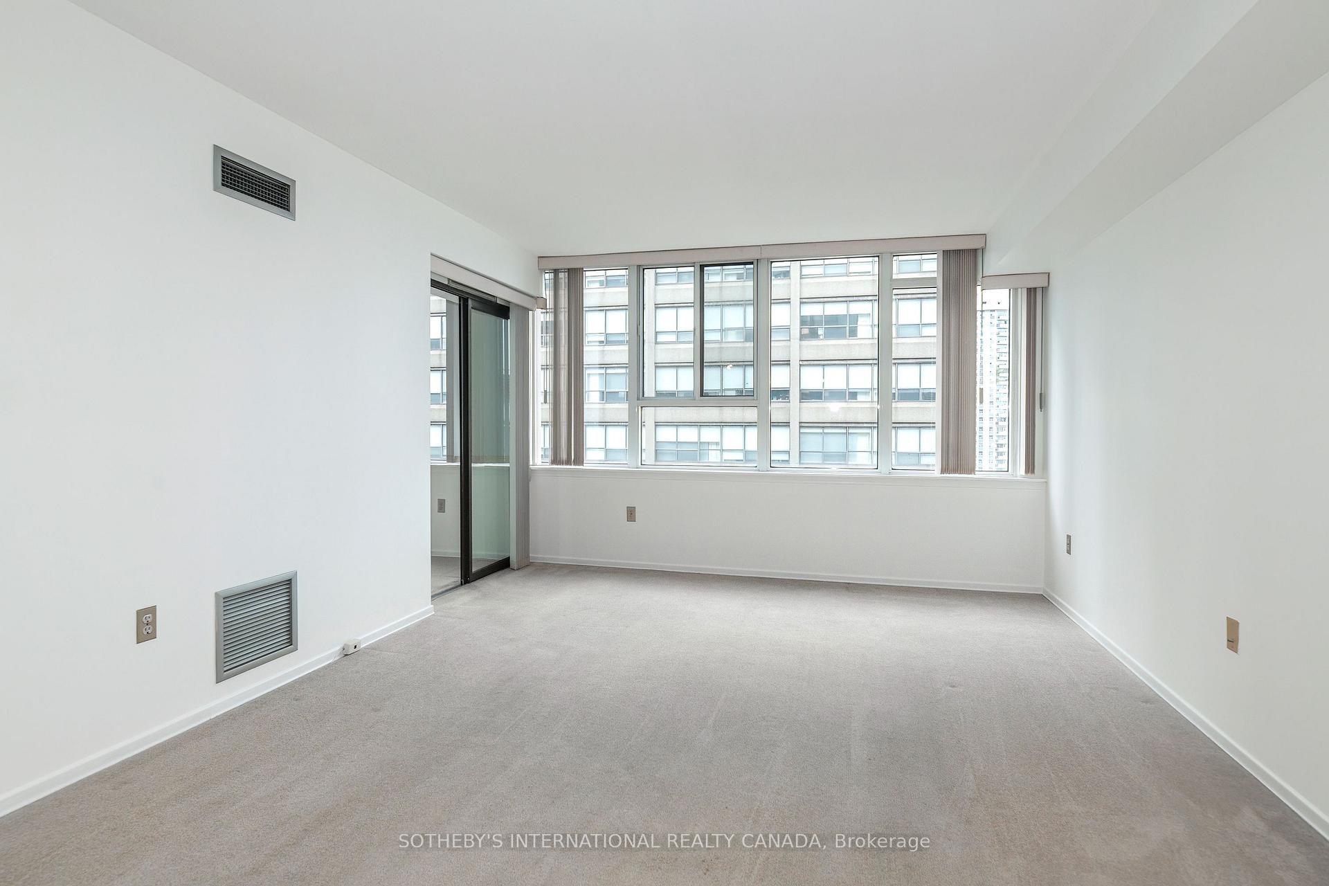 45 Carlton Street 1707, Toronto Unit: 1707