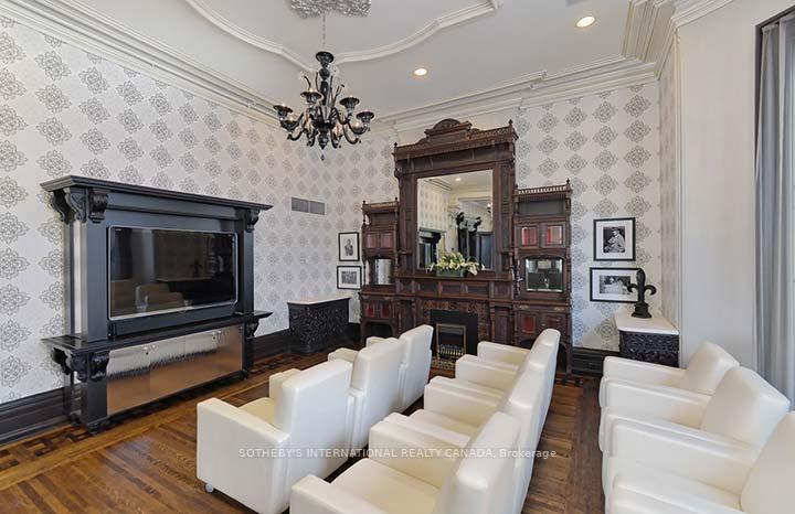 28 Linden Street 402, Toronto Unit: 402