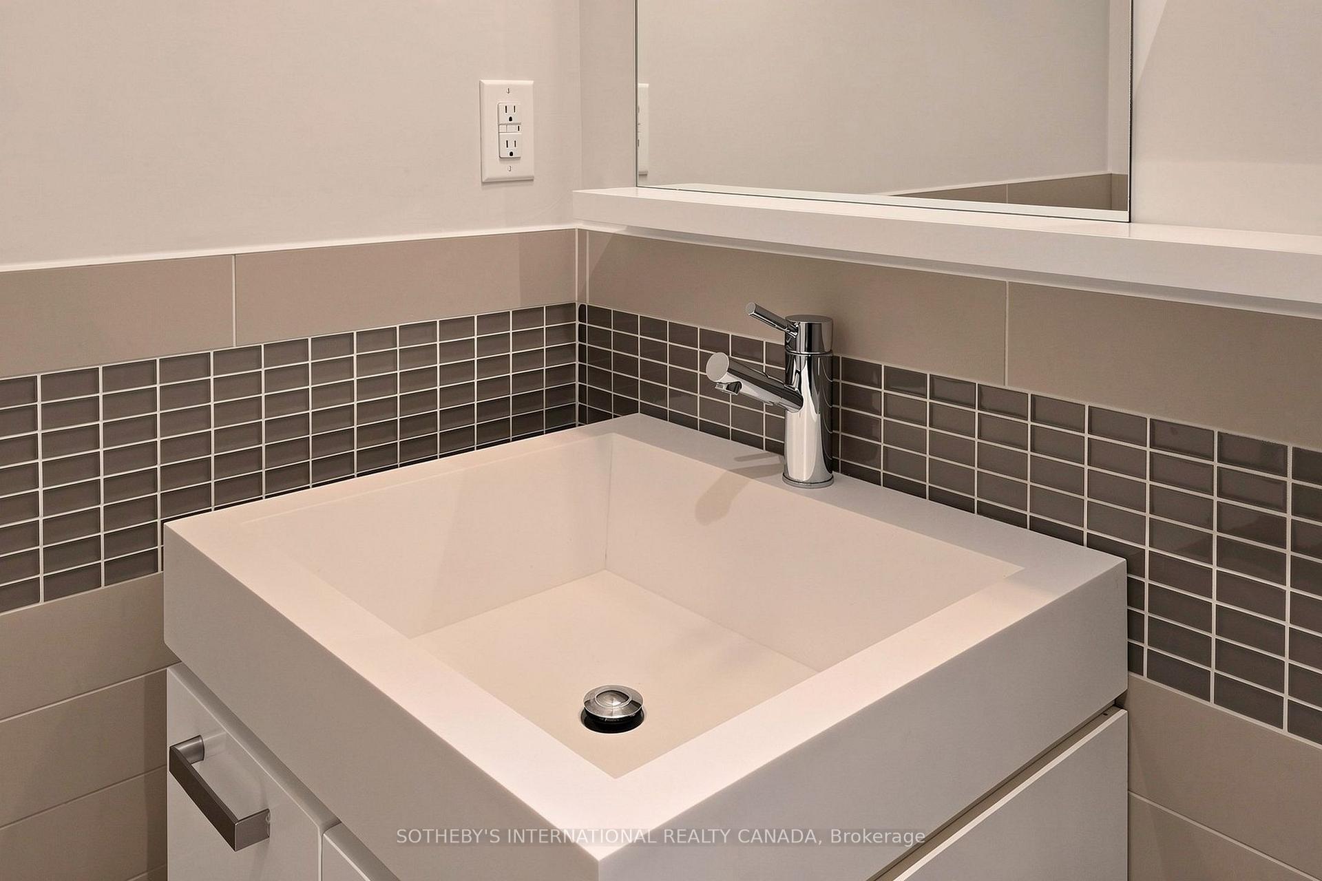 295 Adelaide Street W 3906, Toronto Unit: 3906
