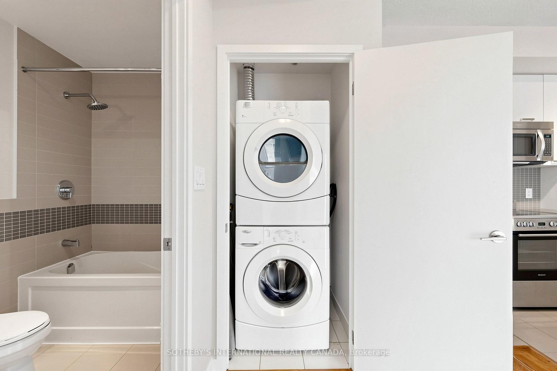 295 Adelaide Street W 3906, Toronto Unit: 3906
