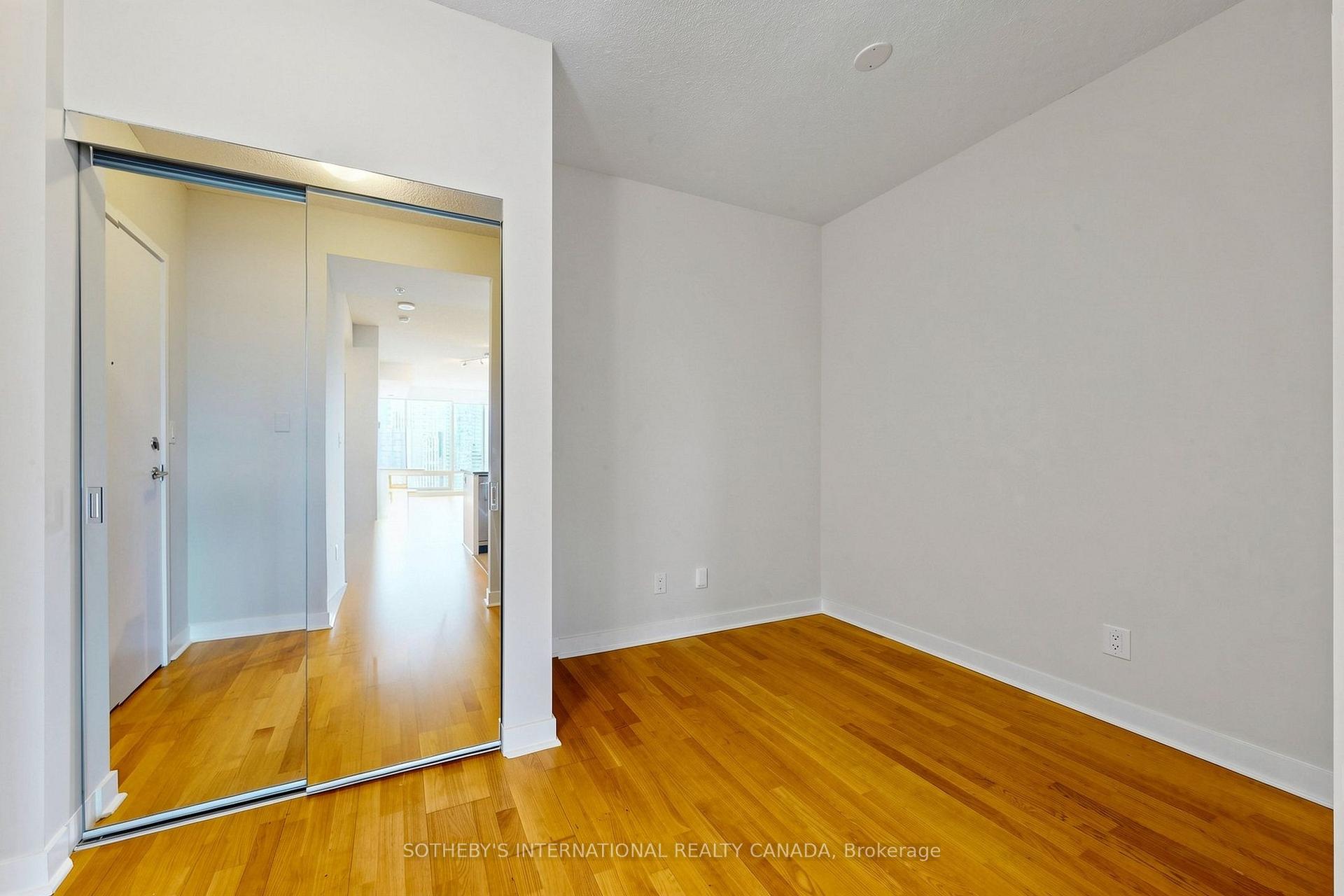 295 Adelaide Street W 3906, Toronto Unit: 3906