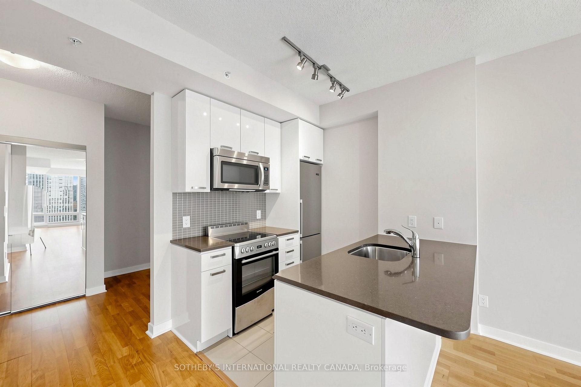 295 Adelaide Street W 3906, Toronto Unit: 3906