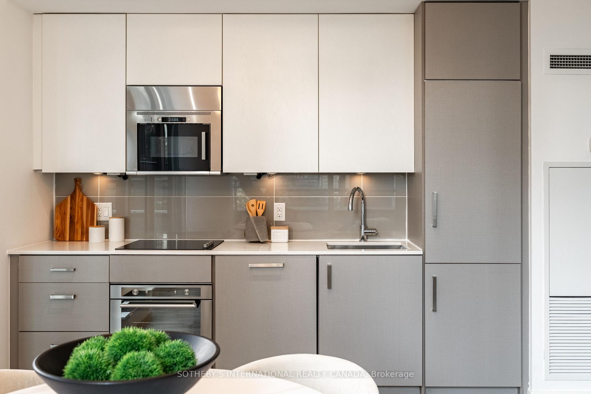 17 Dundonald Street 302, Toronto Unit: 302