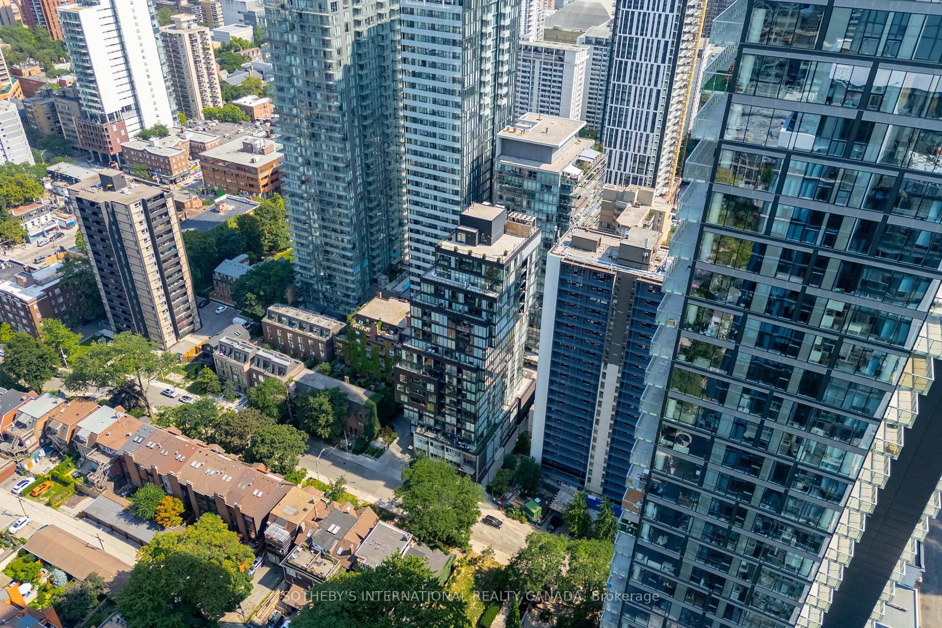 17 Dundonald Street 302, Toronto Unit: 302