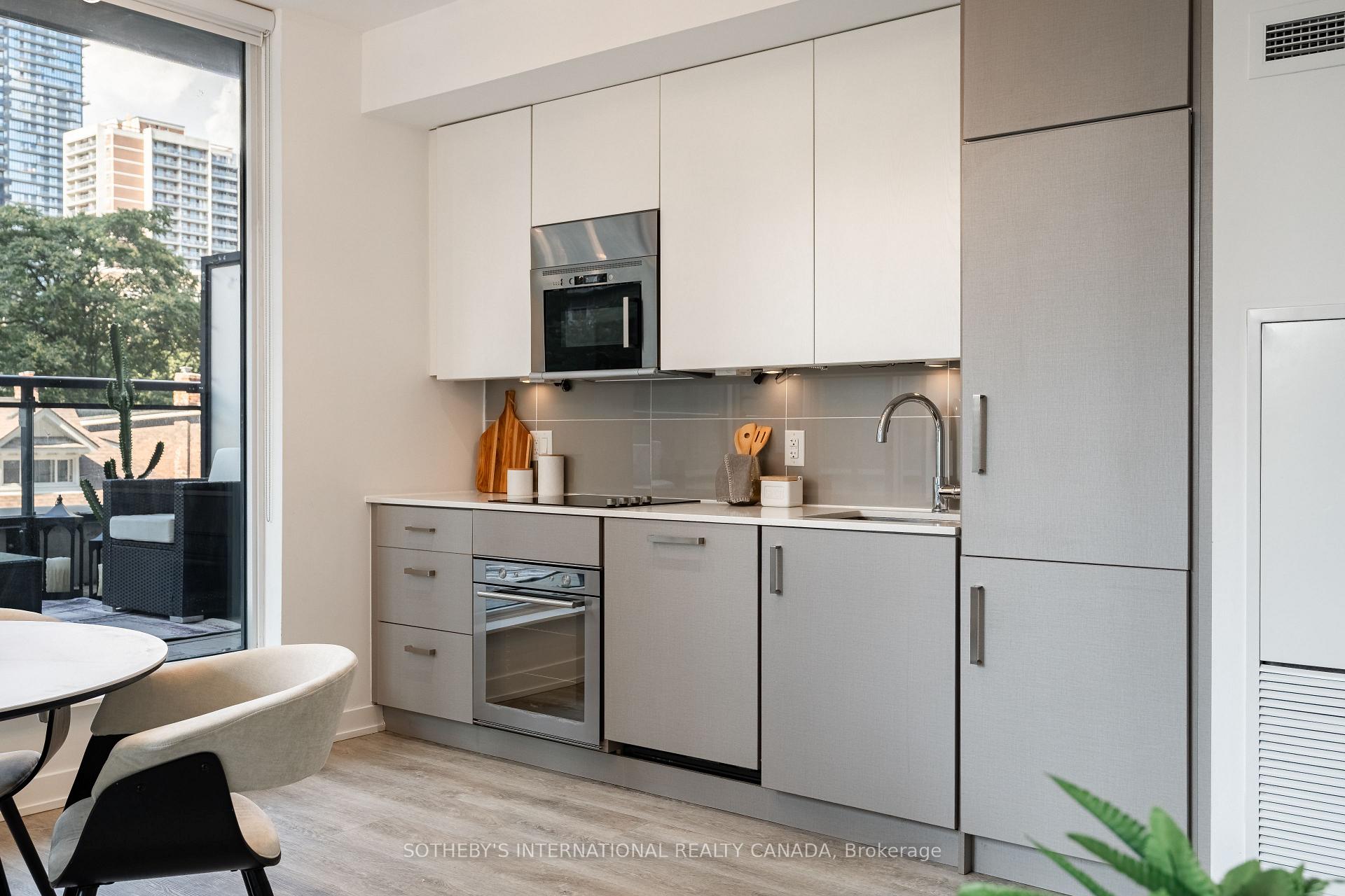 17 Dundonald Street 302, Toronto Unit: 302