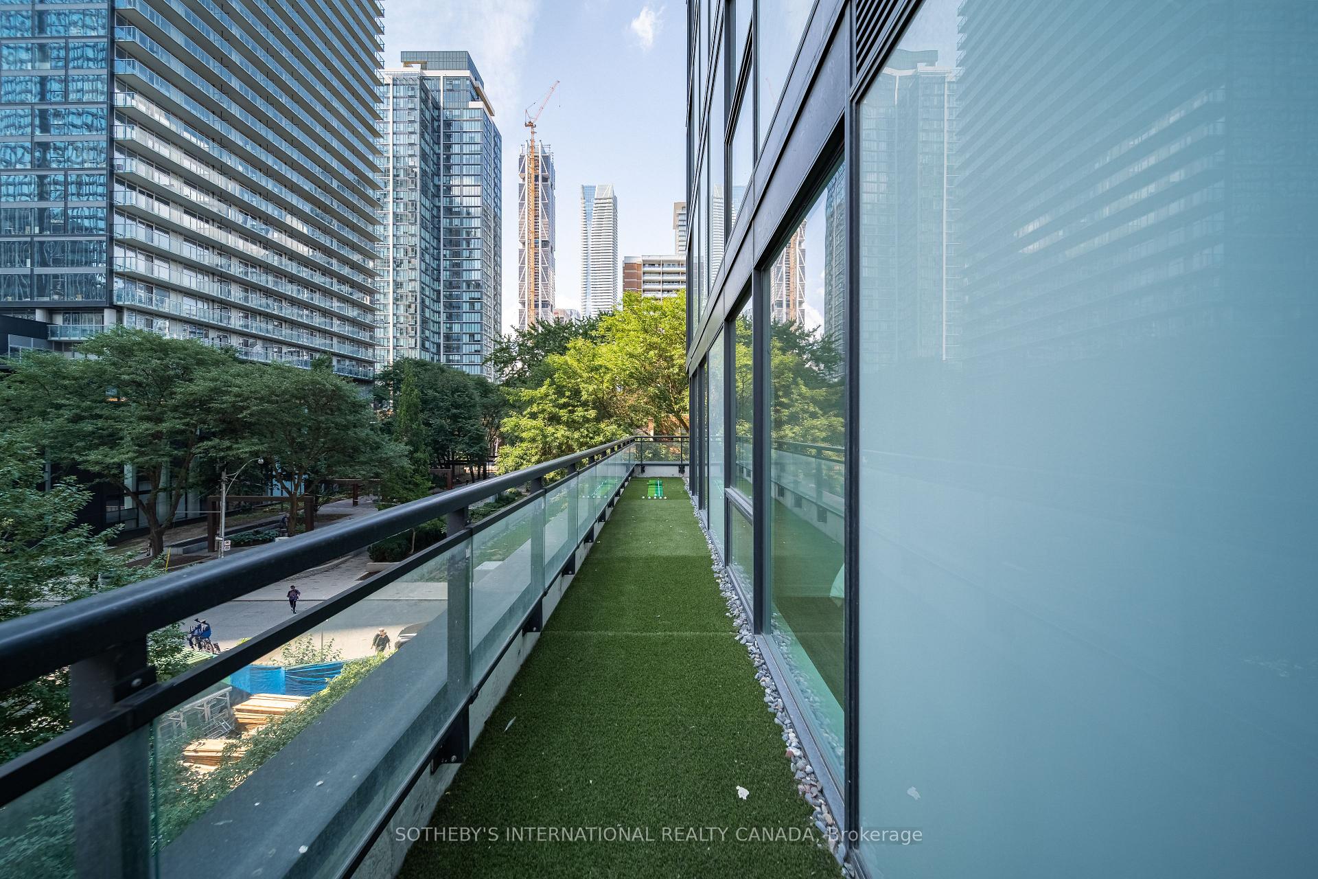 17 Dundonald Street 302, Toronto Unit: 302