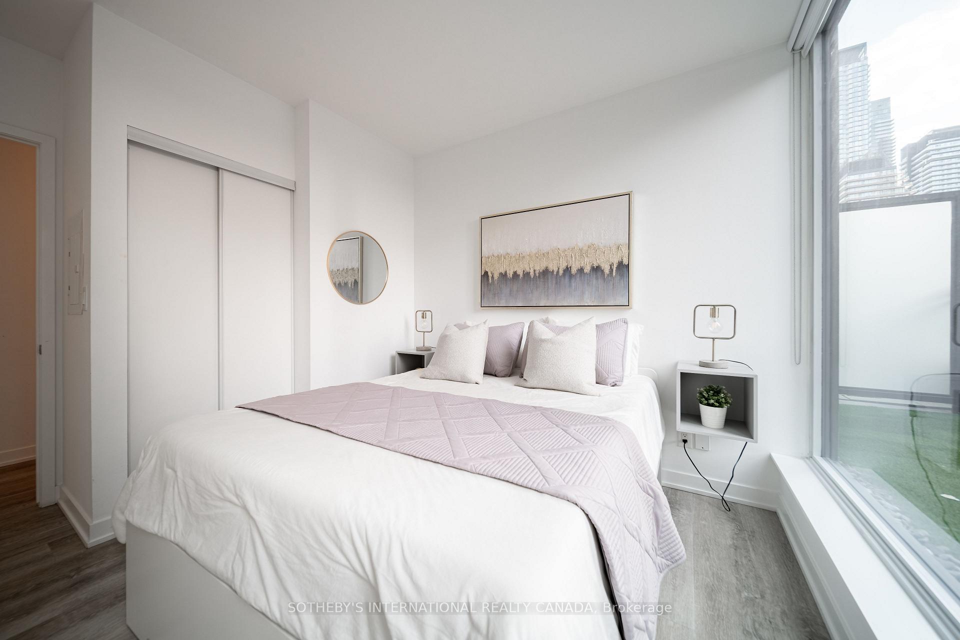 17 Dundonald Street 302, Toronto Unit: 302