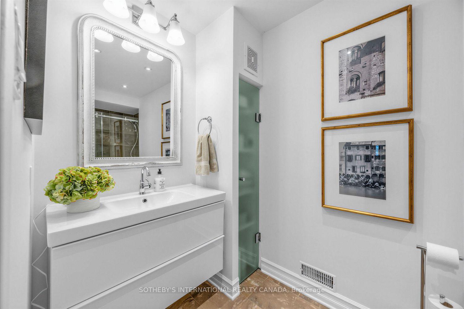 142 Pears Avenue A10, Toronto Unit: A10