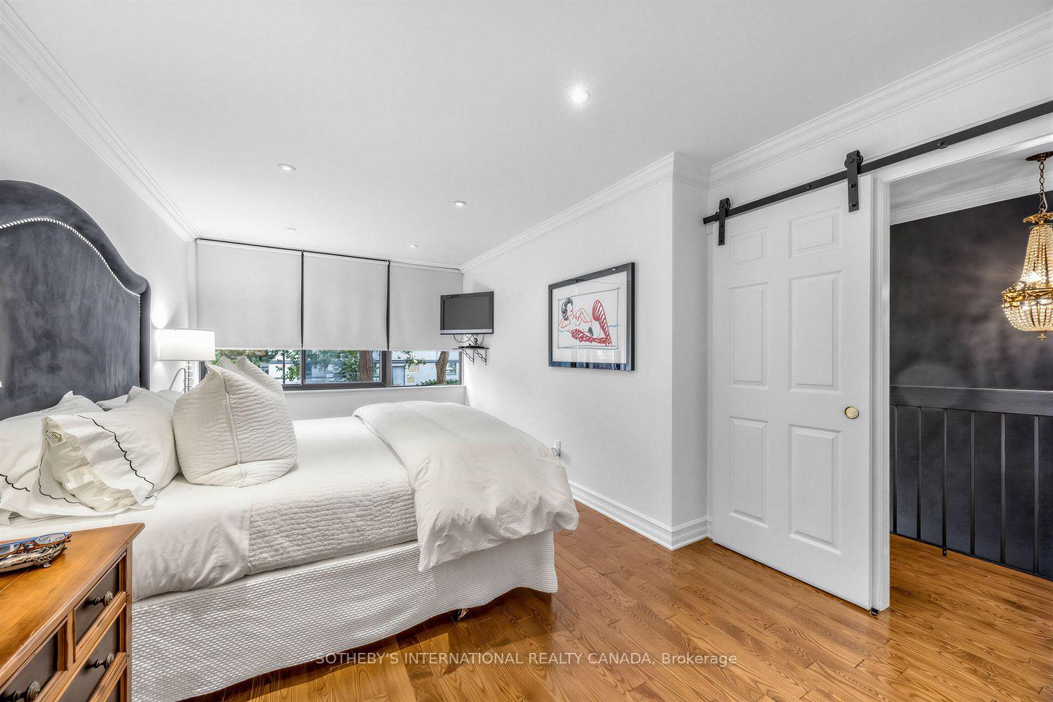 142 Pears Avenue A10, Toronto Unit: A10