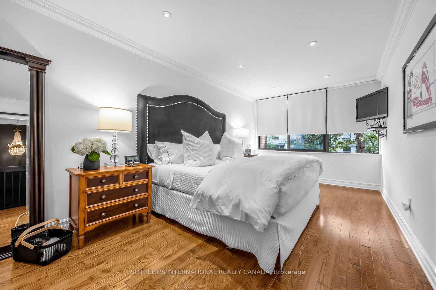 142 Pears Avenue A10, Toronto Unit: A10