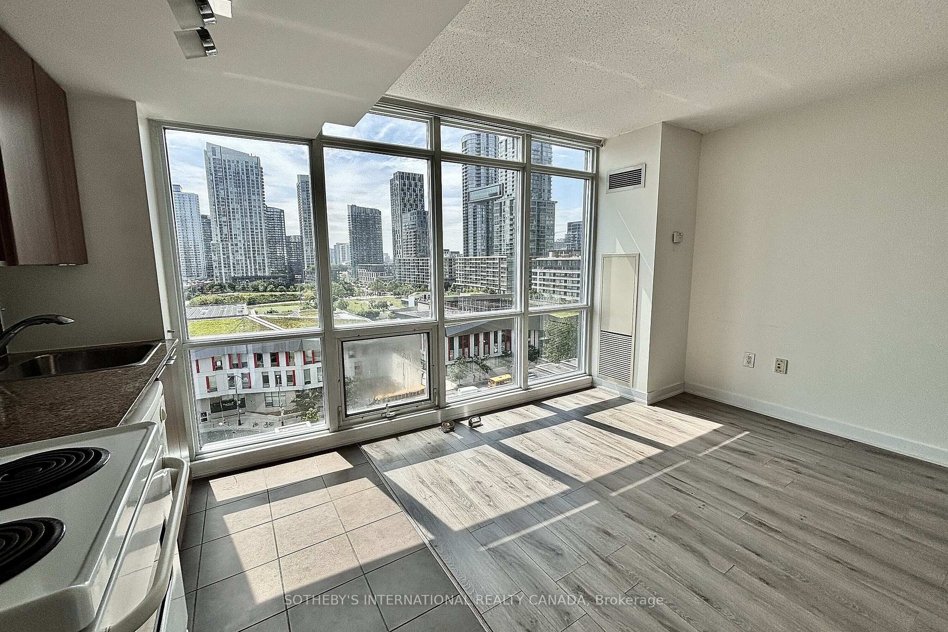 11 Brunel Court 1216, Toronto Unit: 1216