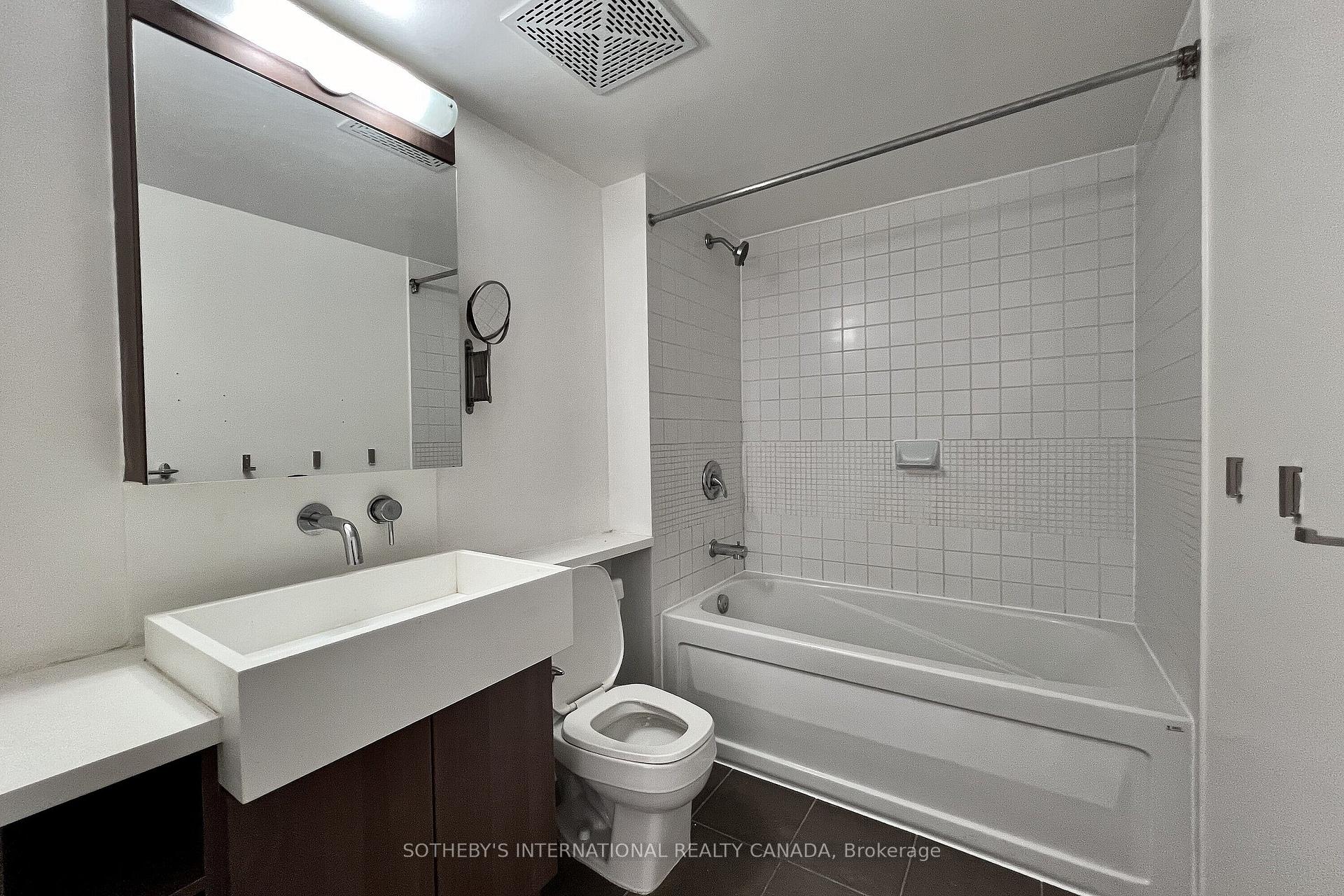 11 Brunel Court 1216, Toronto Unit: 1216