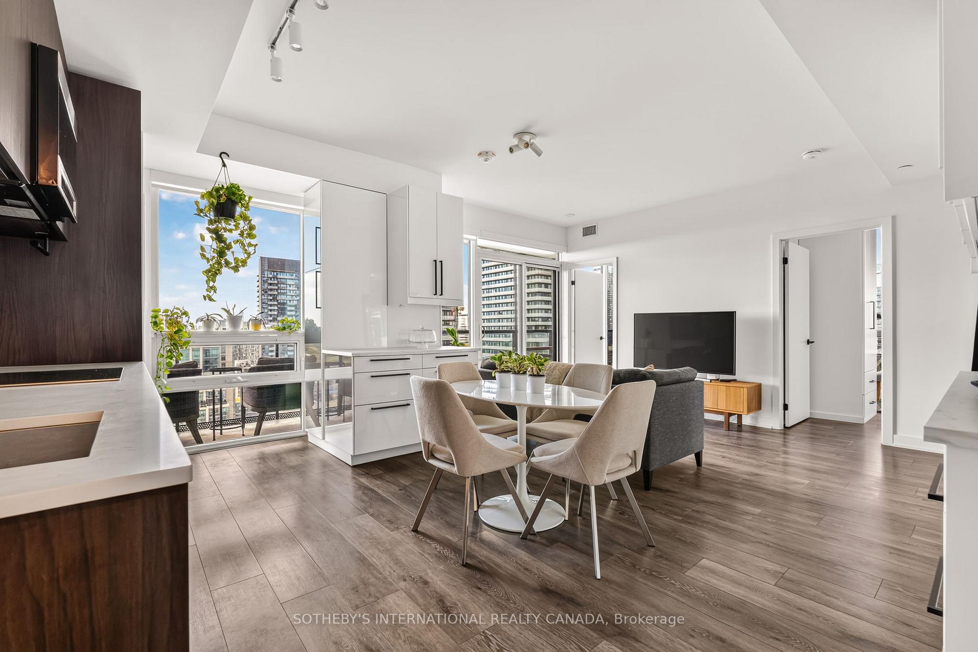 127 W BROADWAY Avenue 2302, Toronto Unit: 2302
