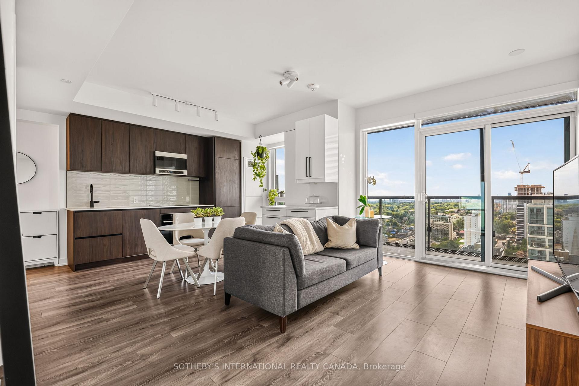127 W BROADWAY Avenue 2302, Toronto Unit: 2302
