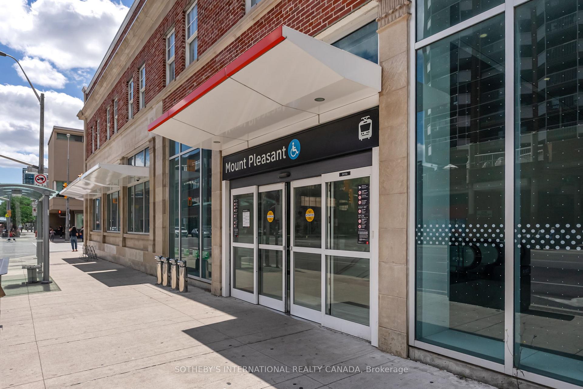 127 W BROADWAY Avenue 2302, Toronto Unit: 2302