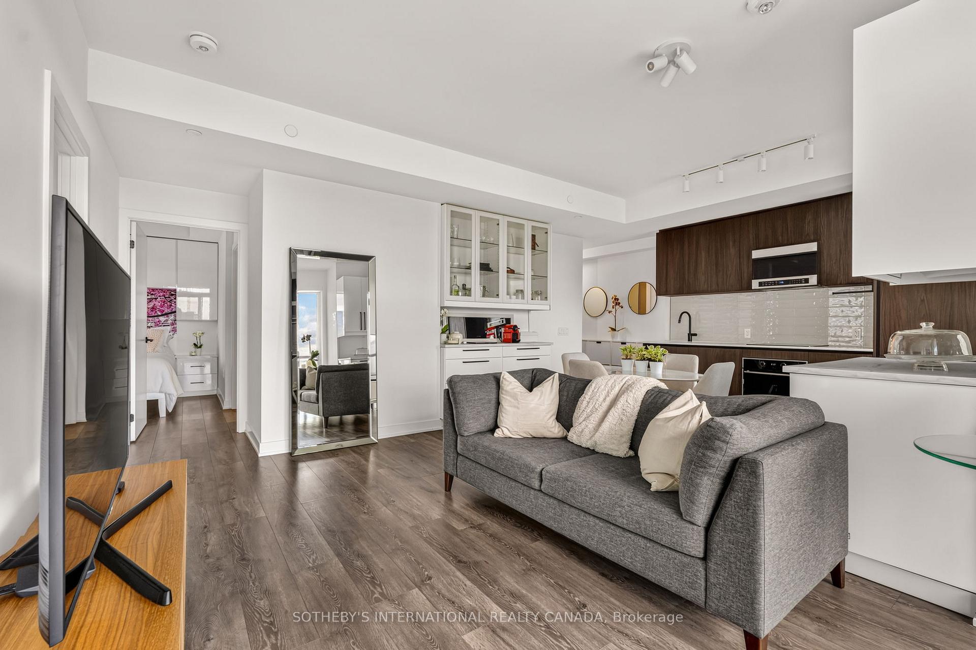127 W BROADWAY Avenue 2302, Toronto Unit: 2302
