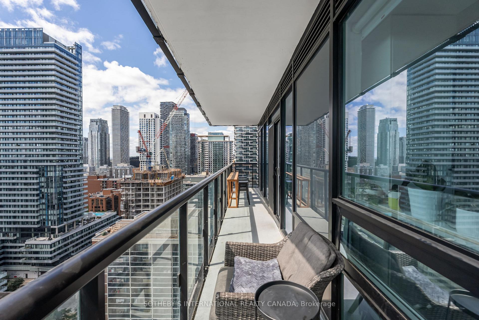 127 W BROADWAY Avenue 2302, Toronto Unit: 2302