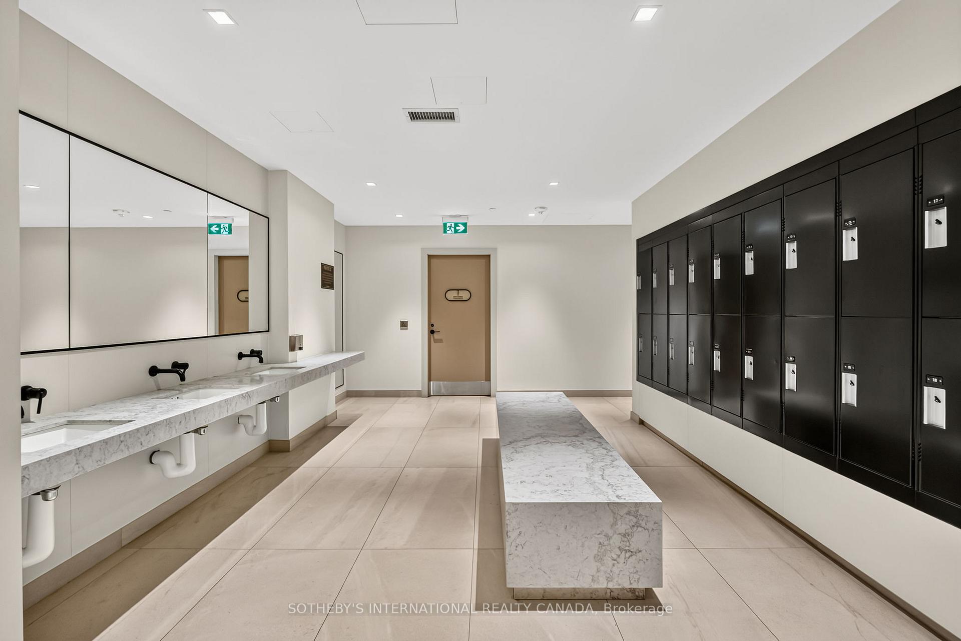 127 W BROADWAY Avenue 2302, Toronto Unit: 2302