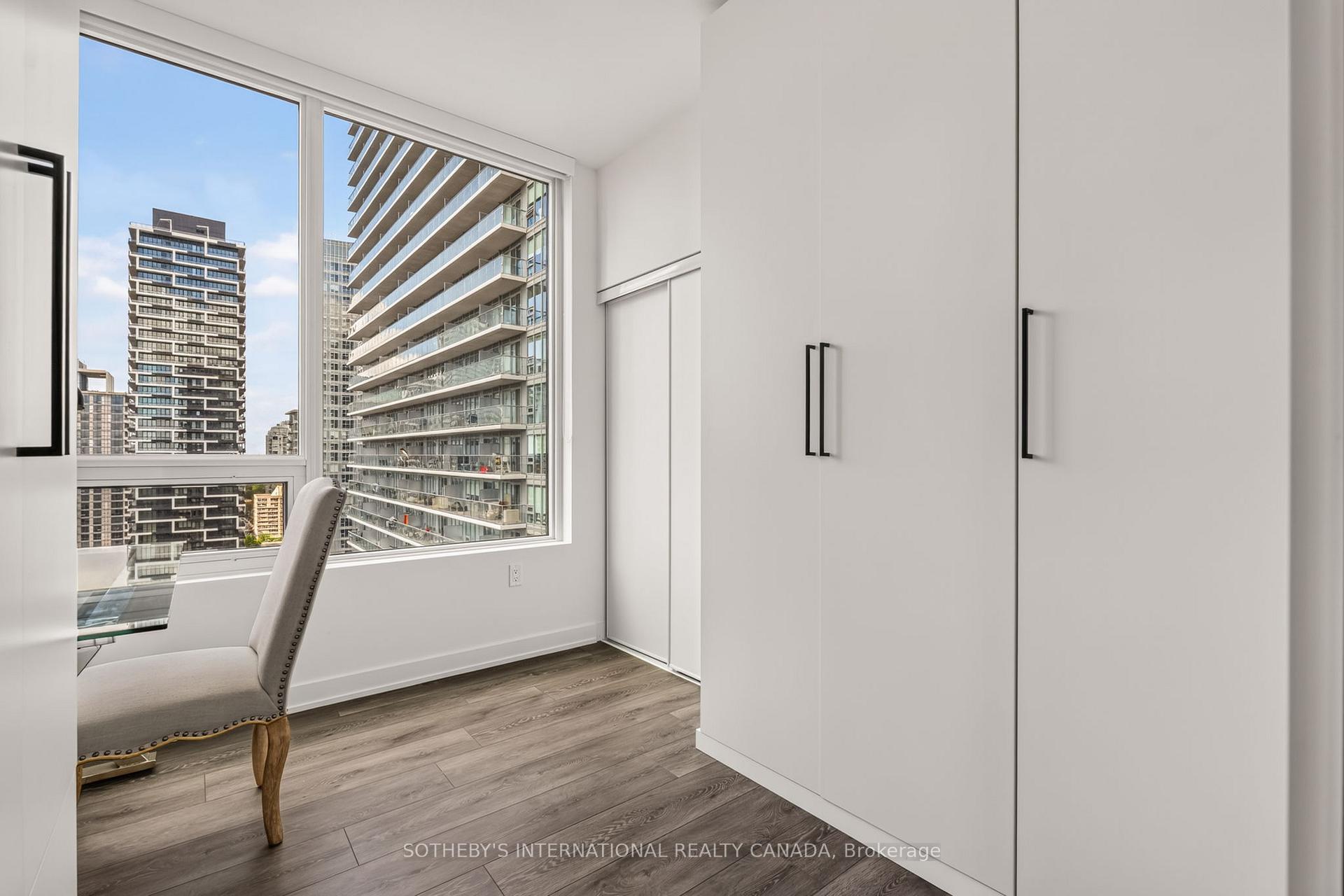 127 W BROADWAY Avenue 2302, Toronto Unit: 2302