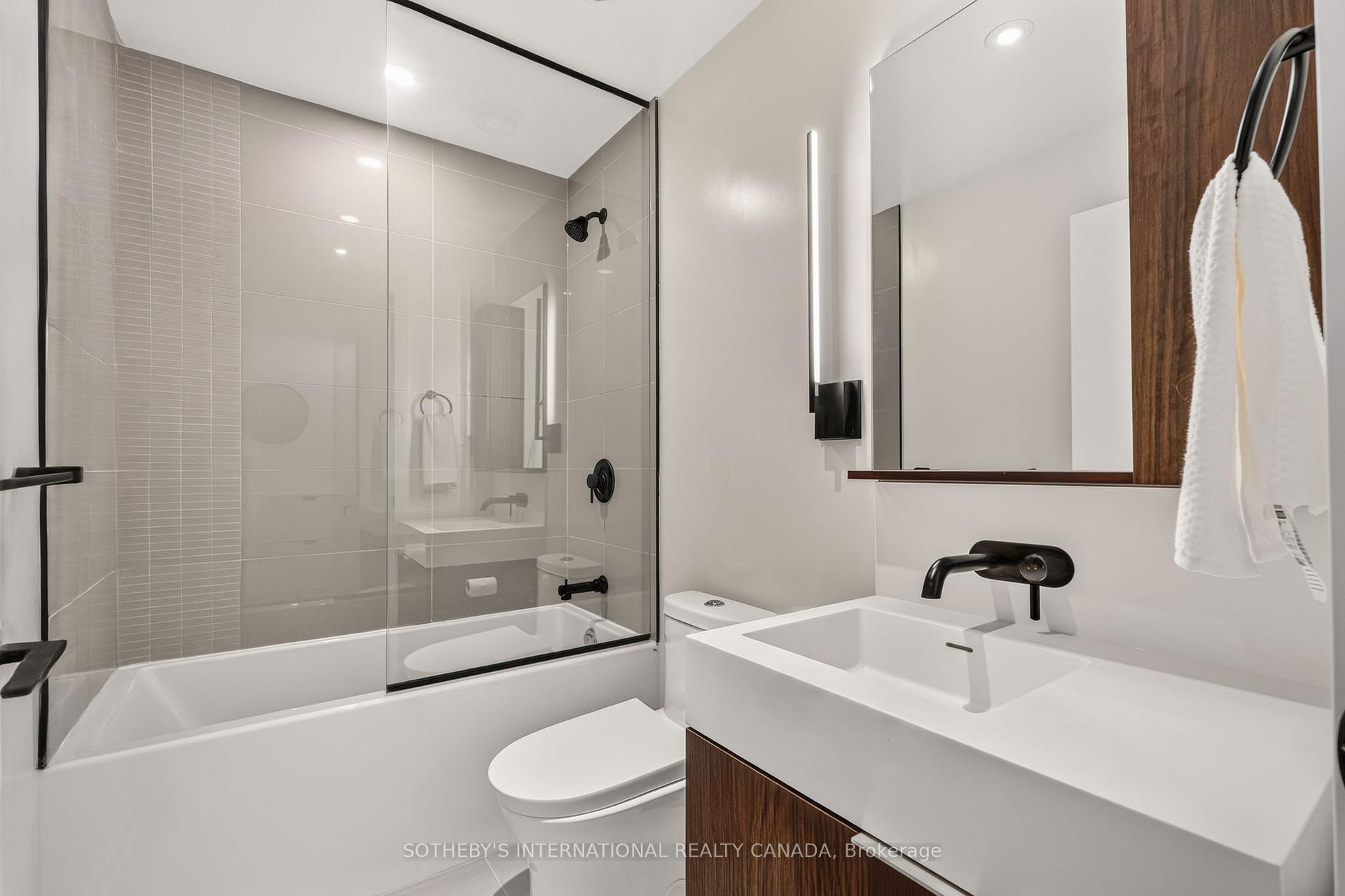 127 W BROADWAY Avenue 2302, Toronto Unit: 2302