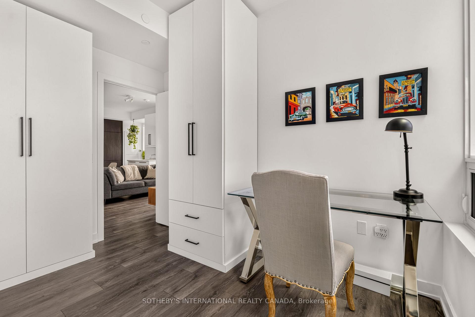 127 W BROADWAY Avenue 2302, Toronto Unit: 2302